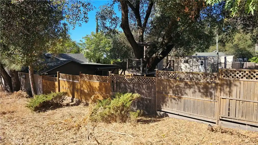 Single family home for sale at 13586 Arrowhead Rd, Clearlake, CA 95422 | MLS# LC26228903