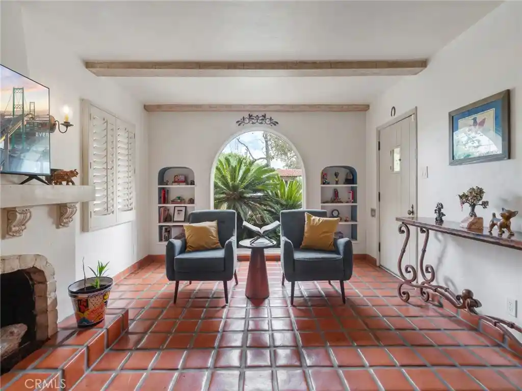 Single family home for sale at 2333 Eucalyptus Ave, Long Beach, CA 90806 | MLS# PW26225742