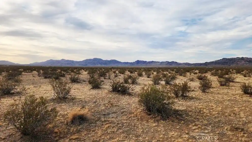 Land for sale at 400 Near Greastwood Ln, Lucerne Valley, CA 92356 | MLS# HD26228929