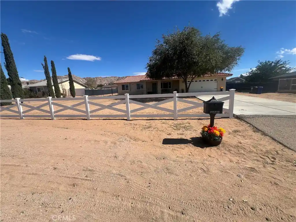 Photo 1 of Single family home for sale at 16581 Neenach Rd, Apple Valley, CA 92307 | MLS# HD26228886 | Listing updated on 2026-10-23
