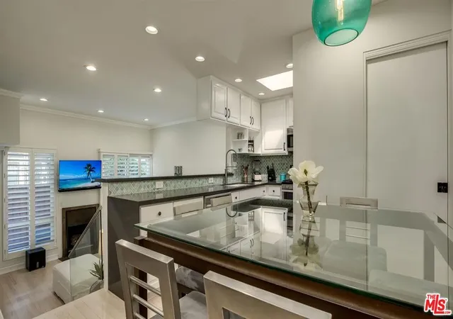 Condo for sale at 1144 17th Street #11, Santa Monica, CA 90403 | MLS# 26103918