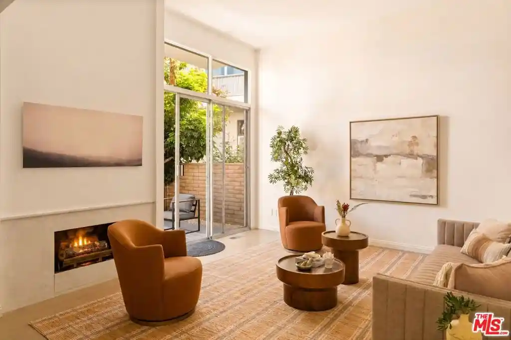 Townhouse for sale at 4771 La Villa Marina #M, Marina Del Rey, CA 90292 | MLS# 26103745