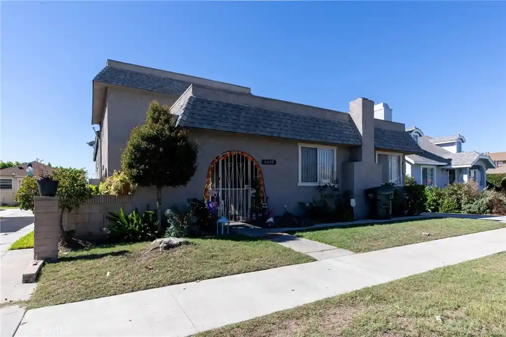Multi family home for sale at 8428 5th, Downey, CA 90241 | MLS# DW26227382