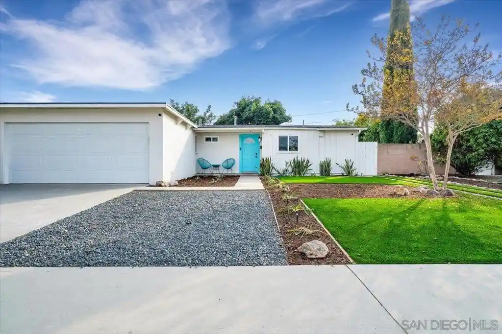 Single family home for sale at 9682 Kennelly Ln, Anaheim, CA 92804 | MLS# 260025509SD