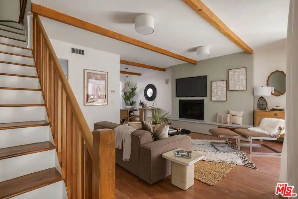 Photo 1 of Condo for sale at 945 21st Street #4, Santa Monica, CA 90403 | MLS# 26102254 | Listing updated on 2026-10-27