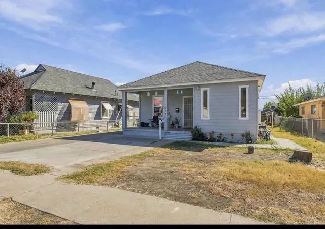 Single family home for sale at 284 E Birch Ave, Coalinga, CA 93210 | MLS# ML82065464