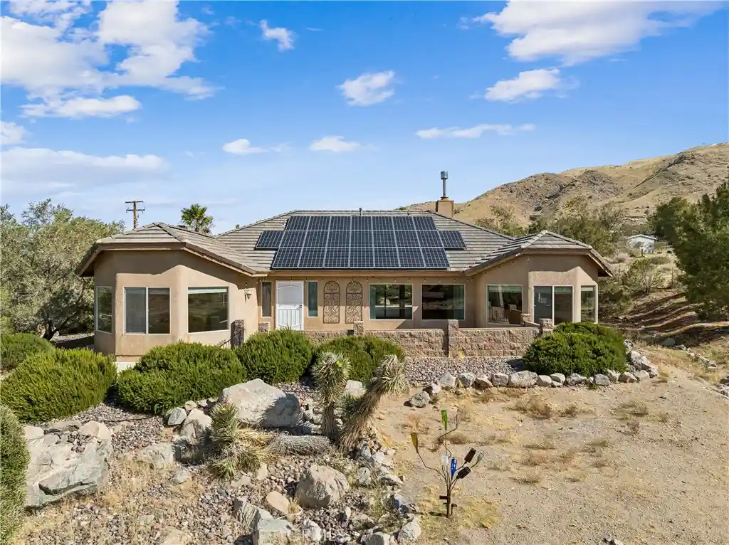 Photo 1 of Single family home for sale at 22255 Minto Ct, Apple Valley, CA 92308 | MLS# CV26227892 | Listing updated on 2026-10-23