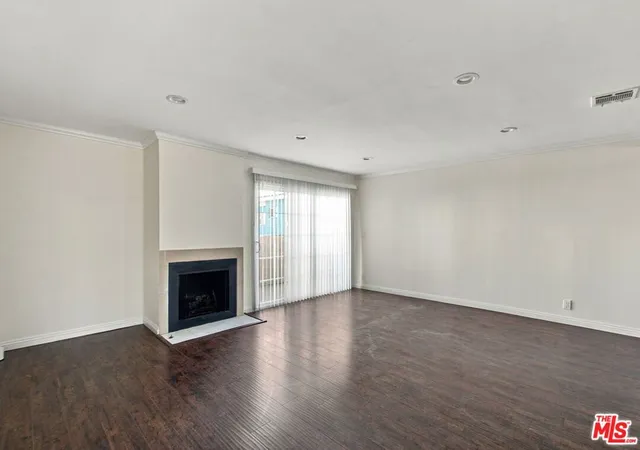 Photo 2 of Townhouse for sale at 534 E Hazel St #6, Inglewood, CA 90302 | MLS# 26103656 | Listing updated on 2026-10-30