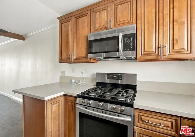 Photo 3 of Townhouse for sale at 534 E Hazel St #6, Inglewood, CA 90302 | MLS# 26103656 | Listing updated on 2026-10-30