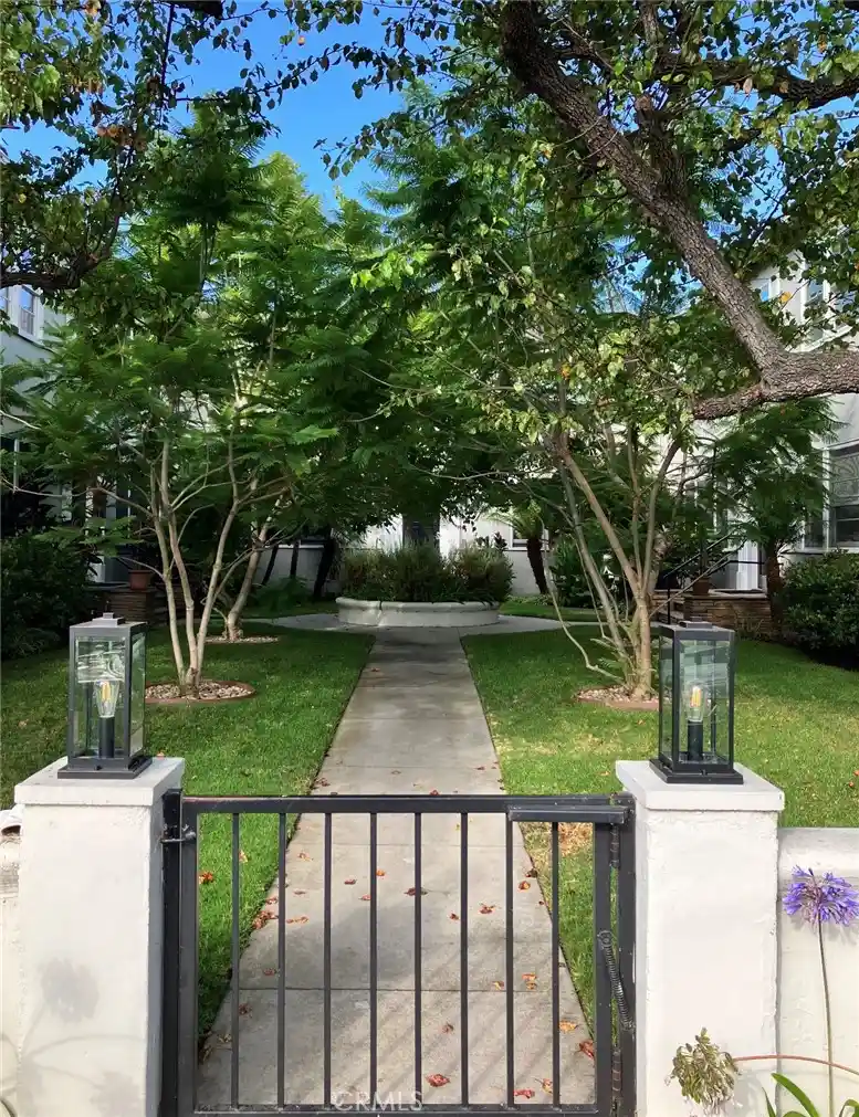 Condo for sale at 2254 29th, Santa Monica, CA 90405 | MLS# GD26229329