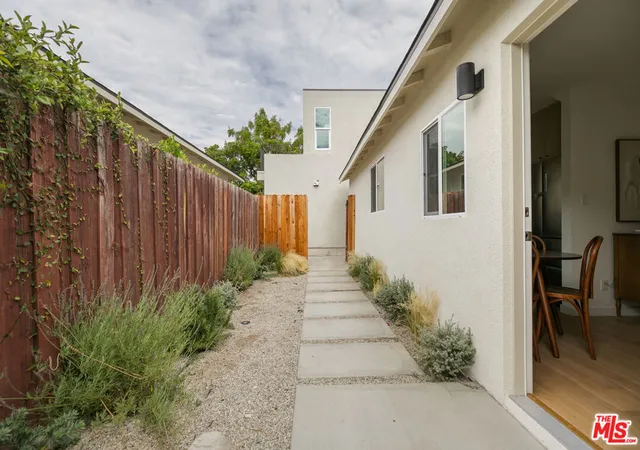 Listing Photo 1 - Condo for sale in building located at 4018 Bemis St, Los Angeles, CA 90039 - Unit #