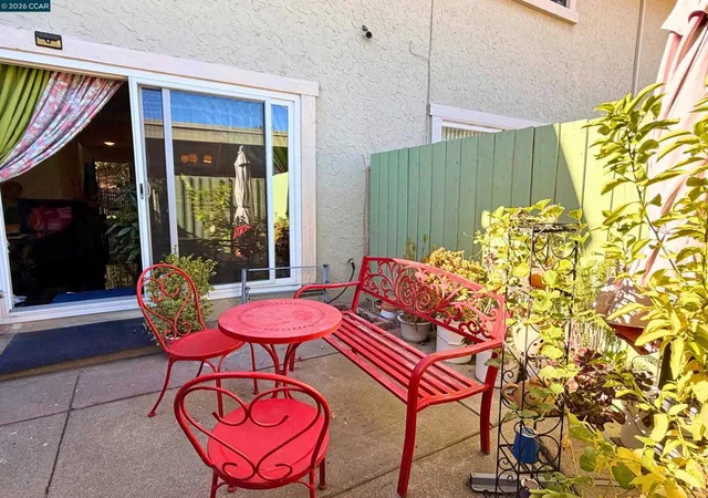 Photo 4 of Townhouse for sale at 61 Meadowbrook Cir, Pittsburg, CA 94565 | MLS# 41152041 | Listing updated on 2026-10-30