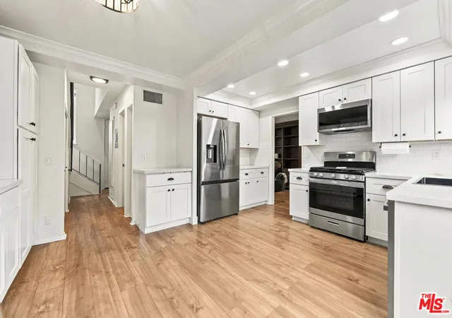 Photo 1 of Townhouse for sale at 5658 Etiwanda Ave #7, Tarzana, CA 91356 | MLS# 26103548 | Listing updated on 2026-10-30