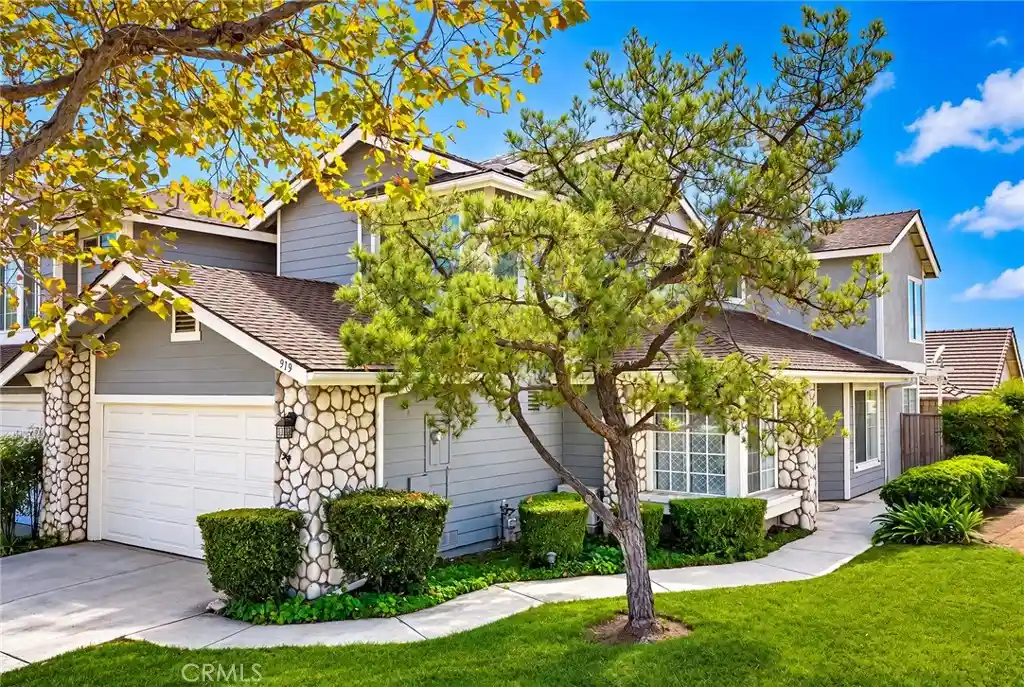 Townhouse for sale at 919 Bidwell, San Dimas, CA 91773 | MLS# WS26229436