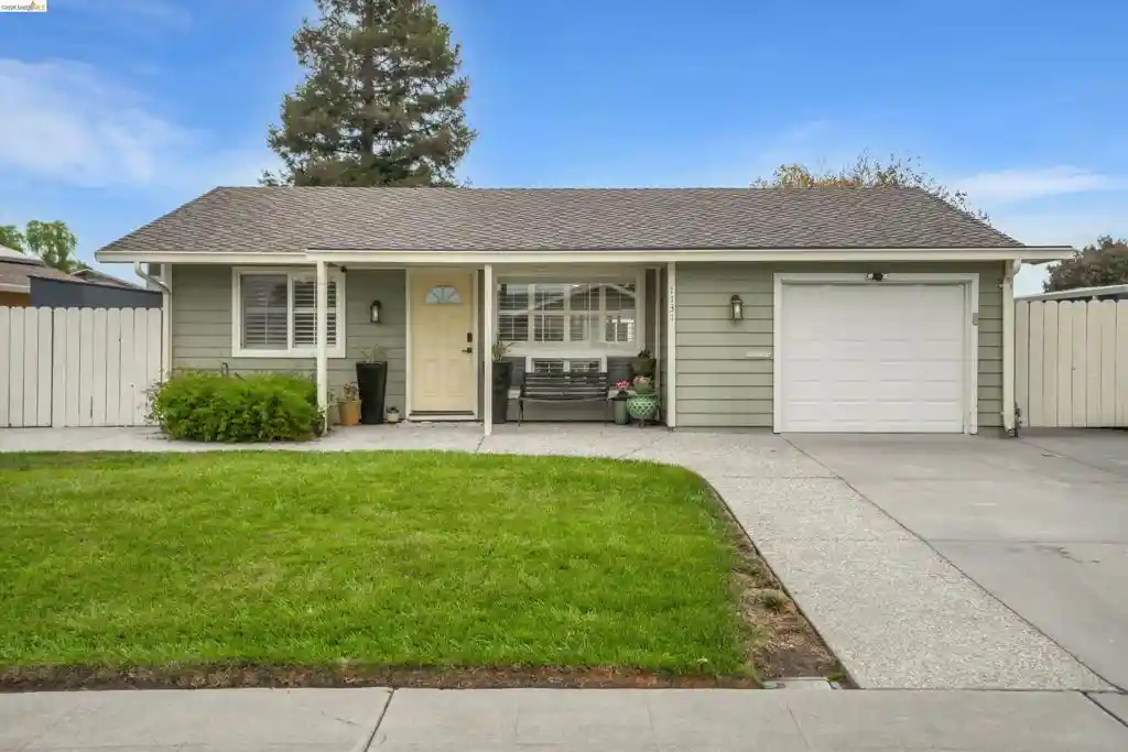 Single family home for sale at 1131 Hollyhock St, Livermore, CA 94551 | MLS# 41152063