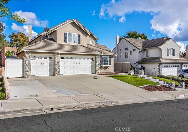 Photo 2 of Single family home for sale at 39922 Milkmaid Ln, Murrieta, CA 92562 | MLS# SW26229550 | Listing updated on 2026-10-31