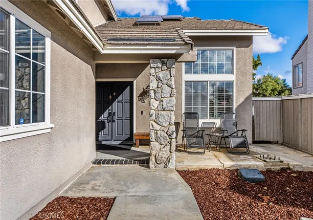 Photo 4 of Single family home for sale at 39922 Milkmaid Ln, Murrieta, CA 92562 | MLS# SW26229550 | Listing updated on 2026-10-31
