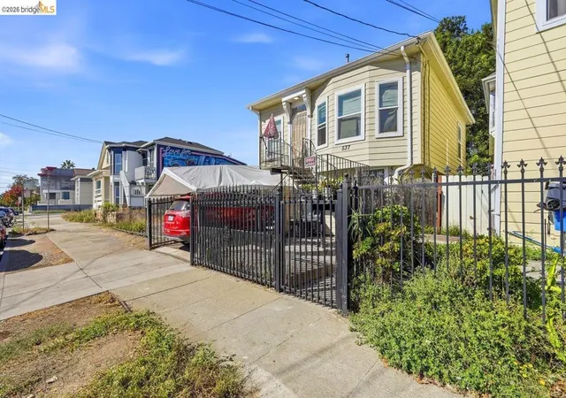 Photo 2 of Single family home for sale at 537 Chester, Oakland, CA 94607 | MLS# 41152075 | Listing updated on 2026-10-30