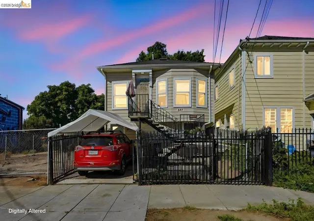 Photo 4 of Single family home for sale at 537 Chester, Oakland, CA 94607 | MLS# 41152075 | Listing updated on 2026-10-30