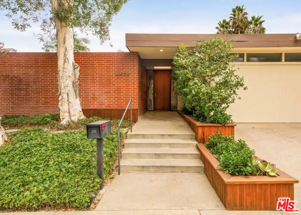 Photo 1 of Single family home for sale at 16608 Park Ln Pl, Los Angeles, CA 90049 | MLS# 26996913 | Listing updated on 2026-10-24