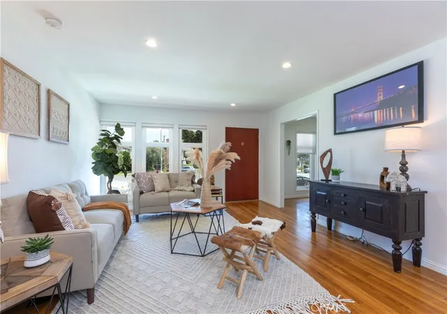 Listing Photo 1 - Condo for sale in building located at 1014 E Carson, Long Beach, CA 90807