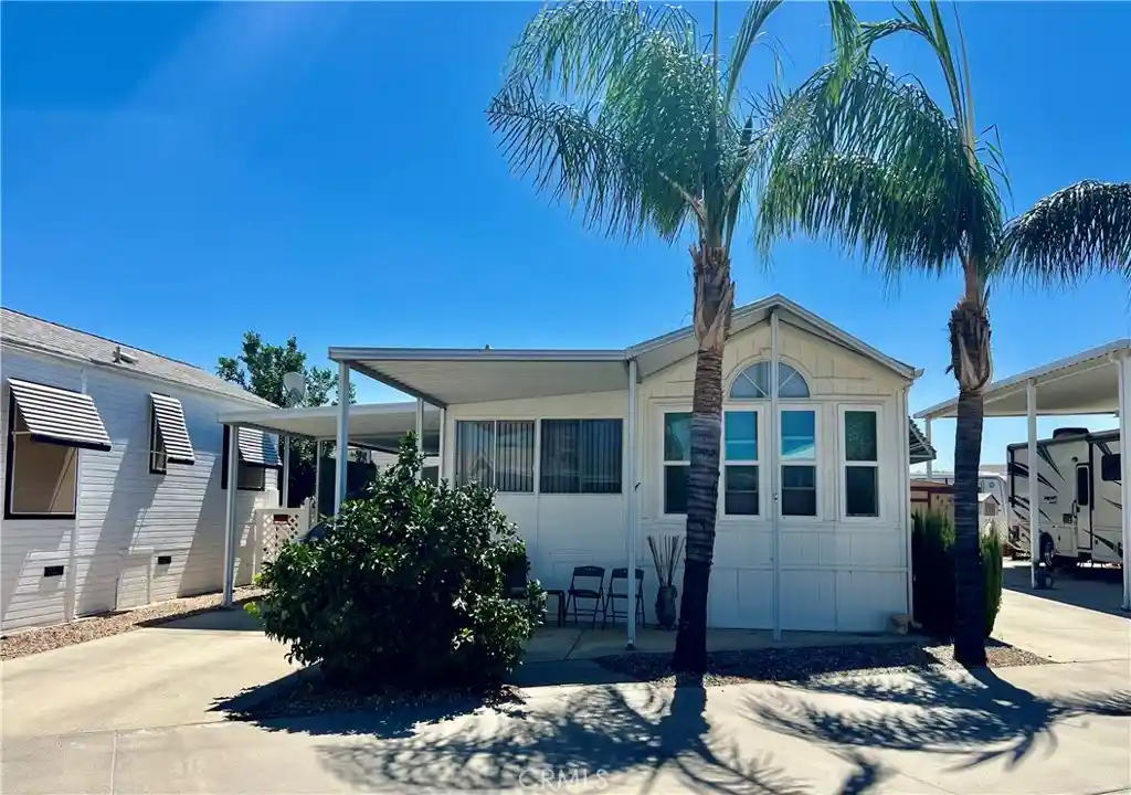 Photo 1 of Manufactured home for sale at 1295 S Cawston Ave #422, Hemet, CA 92545 | MLS# SW26229489 | Listing updated on 2026-10-24