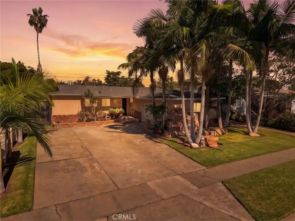 Photo 1 of Single family home for sale at 431 E Rosslynn, Fullerton, CA 92832 | MLS# SR26229630 | Listing updated on 2026-10-24