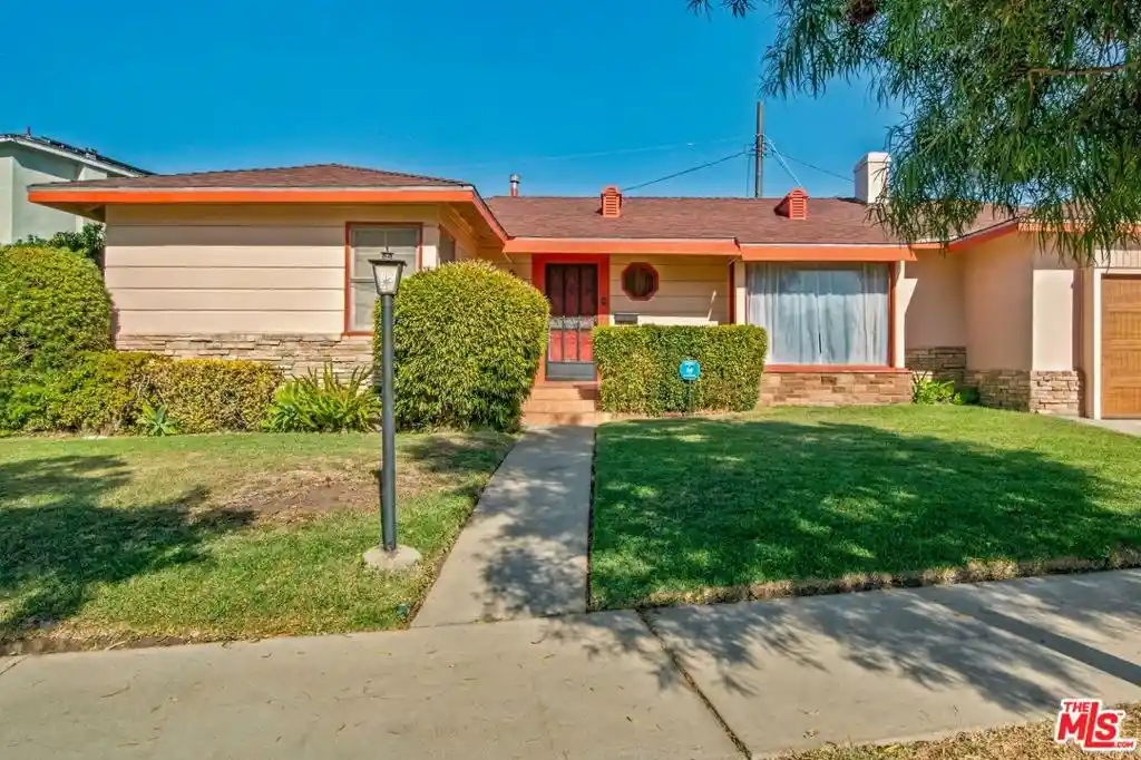 Single family home for sale at 3436 S Dunsmuir Ave, Los Angeles, CA 90016 | MLS# 26104116
