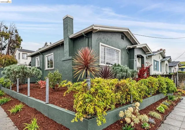 Photo 2 of Single family home for sale at 978 63rd Street, Emeryville, CA 94608 | MLS# 41152098 | Listing updated on 2026-10-30