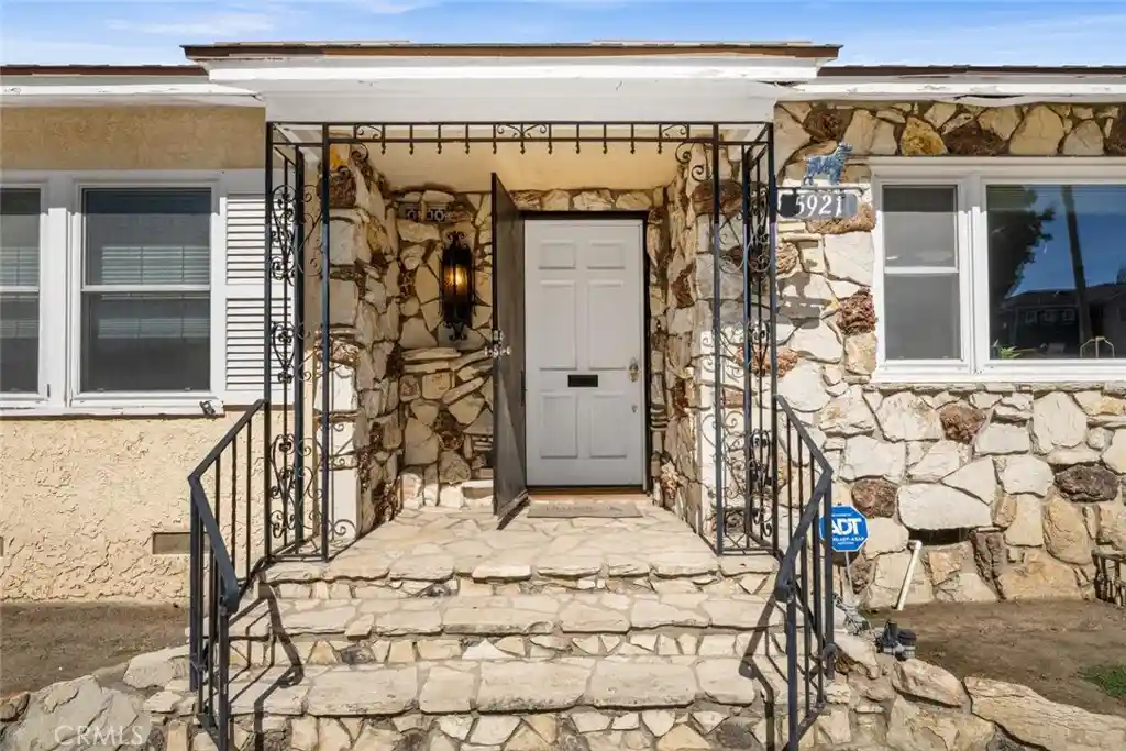 Single family home for sale at 5921 E Rosebay, Long Beach, CA 90808 | MLS# PW26226652