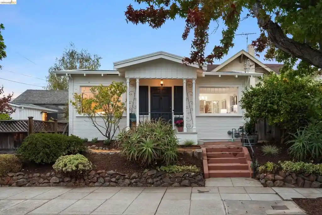 Single family home for sale at 1616 Wellington St, Oakland, CA 94602 | MLS# 41152117