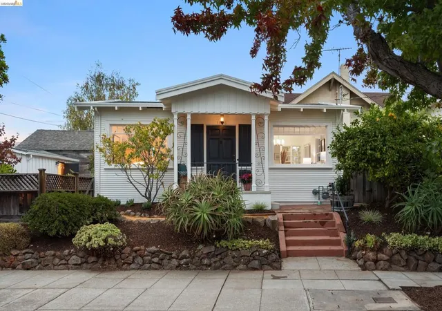 Single family home for sale at 1616 Wellington St, Oakland, CA 94602 | MLS# 41152117