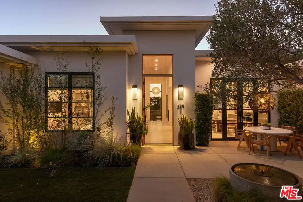 Photo 1 of Mansion for sale at 269 Bellino Dr, Pacific Palisades, CA 90272 | MLS# 26104233 | Listing updated on 2026-10-31