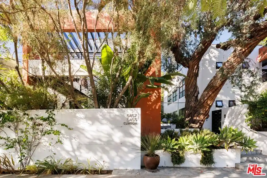 Photo 1 of Condo for sale at 5455 Clinton St, Los Angeles, CA 90004 | MLS# 26104242 | Listing updated on 2026-10-31