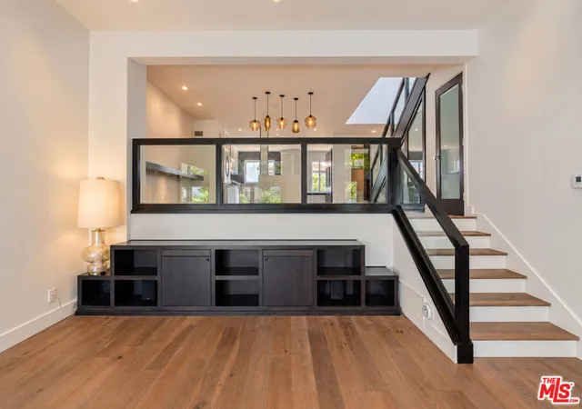 Photo 2 of Townhouse for sale at 1575 Michael Ln, Pacific Palisades, CA 90272 | MLS# 26104157 | Listing updated on 2026-10-31