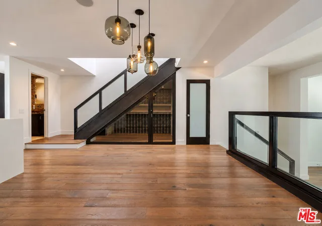 Photo 4 of Townhouse for sale at 1575 Michael Ln, Pacific Palisades, CA 90272 | MLS# 26104157 | Listing updated on 2026-10-31