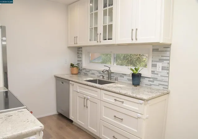 Listing Photo 1 - Condo for sale in building located at 3051 Treat Blvd, Concord, CA 94518 - Unit #118