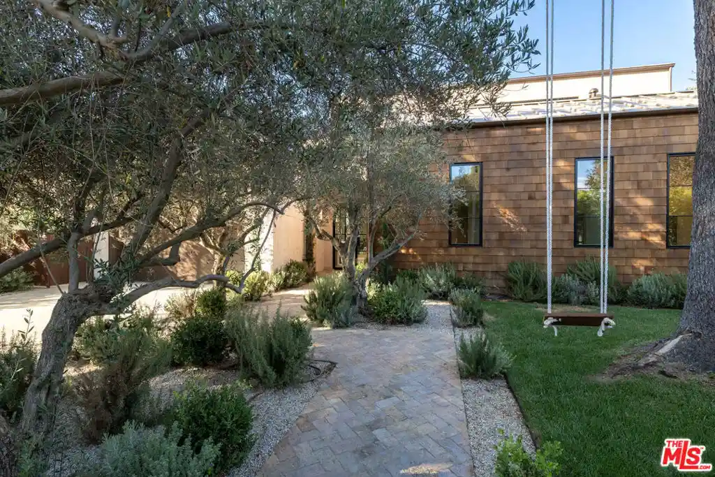 Single family home for sale at 13223 Bloomfield St, Sherman Oaks, CA 91423 | MLS# 26104184