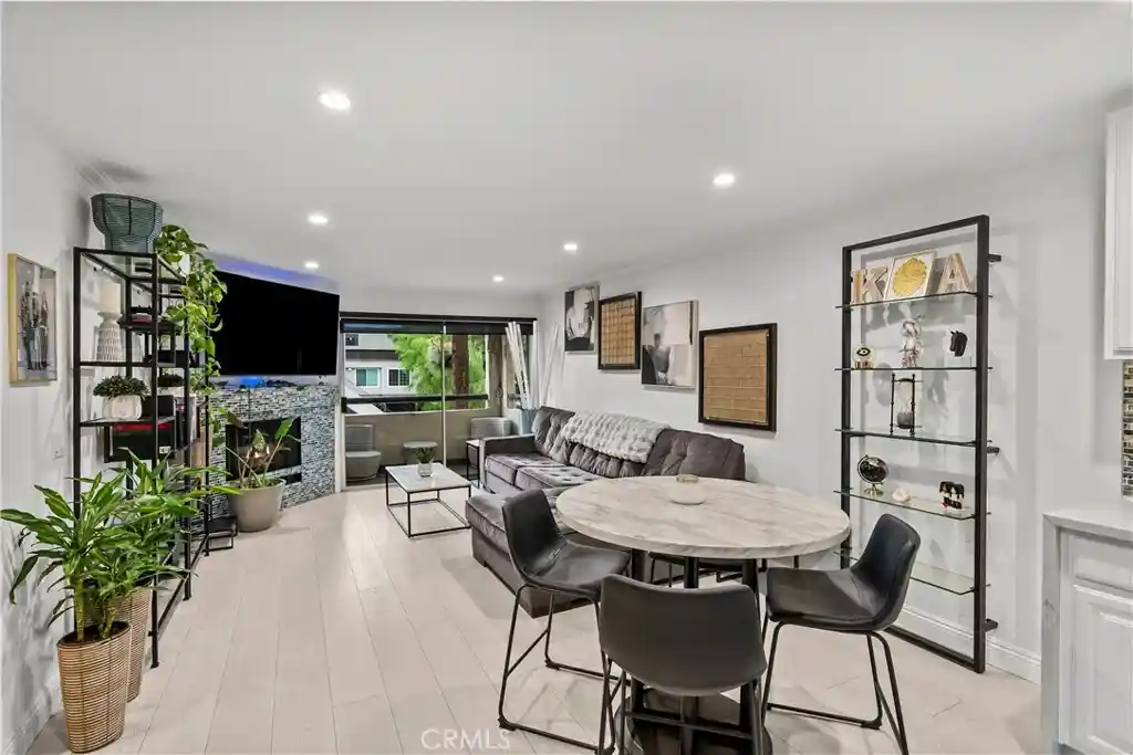 Condo for sale at 5515 Canoga #129, Woodland Hills, CA 91367 | MLS# SR26229990