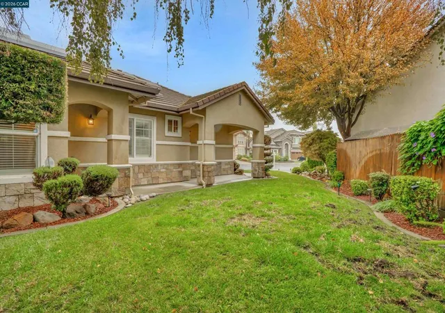 Photo 4 of Single family home for sale at 93 Pebble Ct, Brentwood, CA 94513 | MLS# 41152182 | Listing updated on 2026-10-30