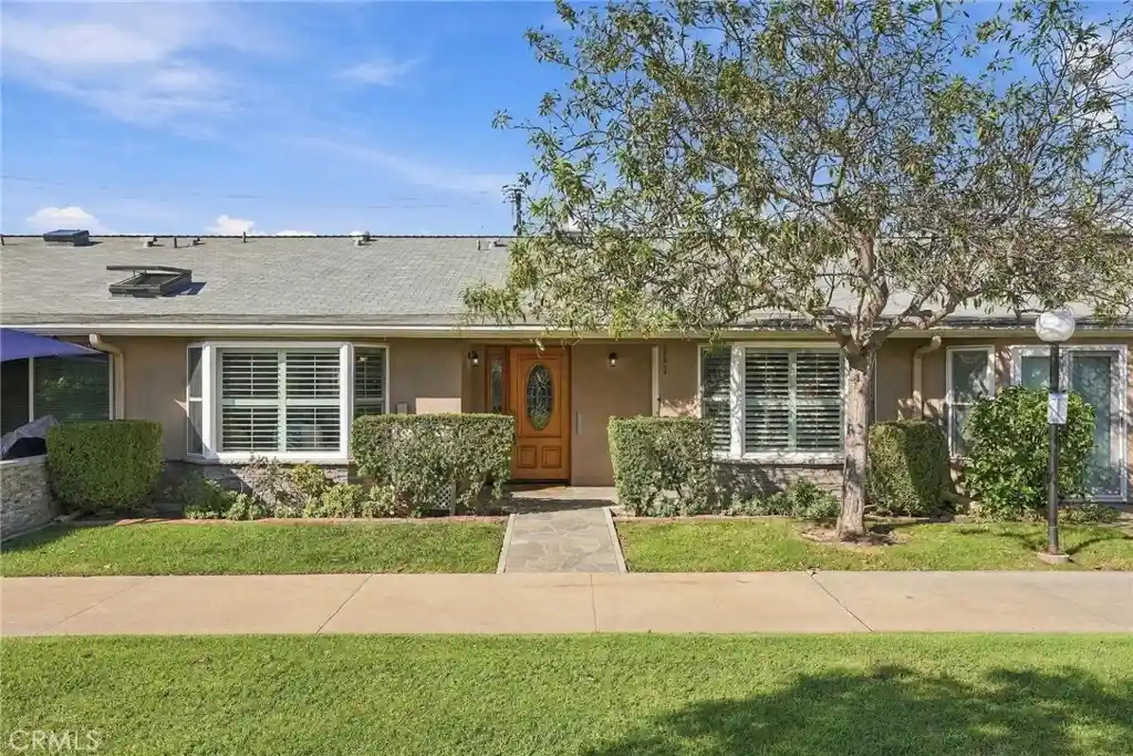 Listing Photo 1 - Condo for sale in 13520 El Dorado Dr located at 13520 El Dorado Dr, Seal Beach, CA 90740 - Unit #50J