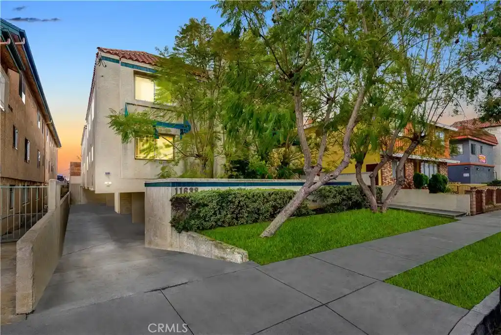 Photo 1 of Condo for sale at 11638 York Ave #4, Hawthorne, CA 90250 | MLS# WS26226945 | Listing updated on 2026-10-29