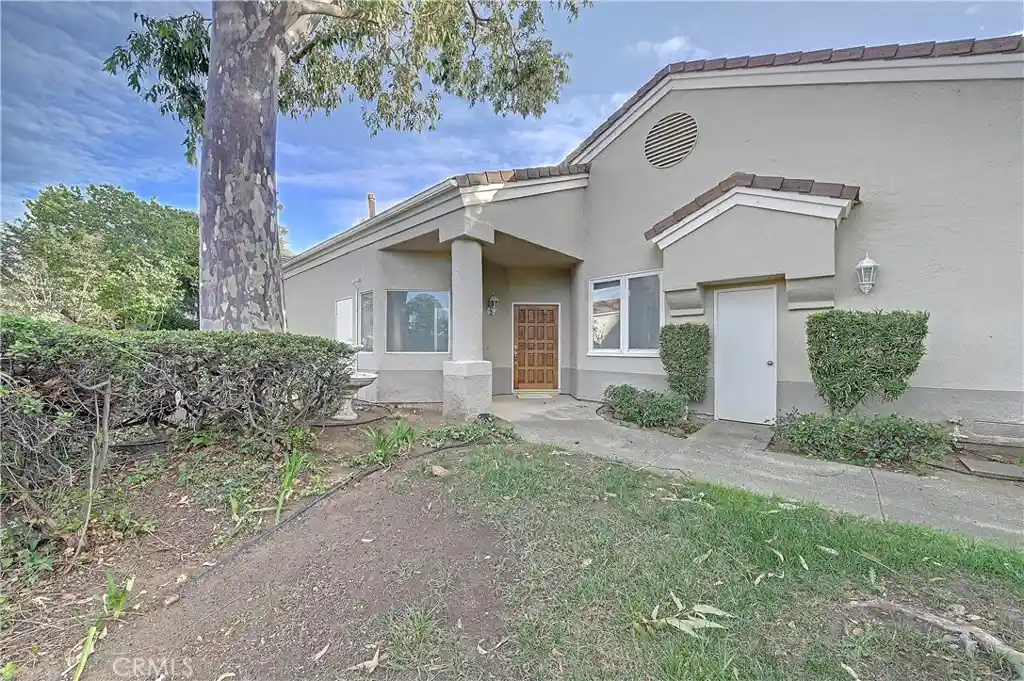 Listing Photo 1 - Condo for sale in 38516 Gln Abbey Ln located at 38516 Gln Abbey Ln, Murrieta, CA 92562 - Unit 38516 Glen Abbey Ln