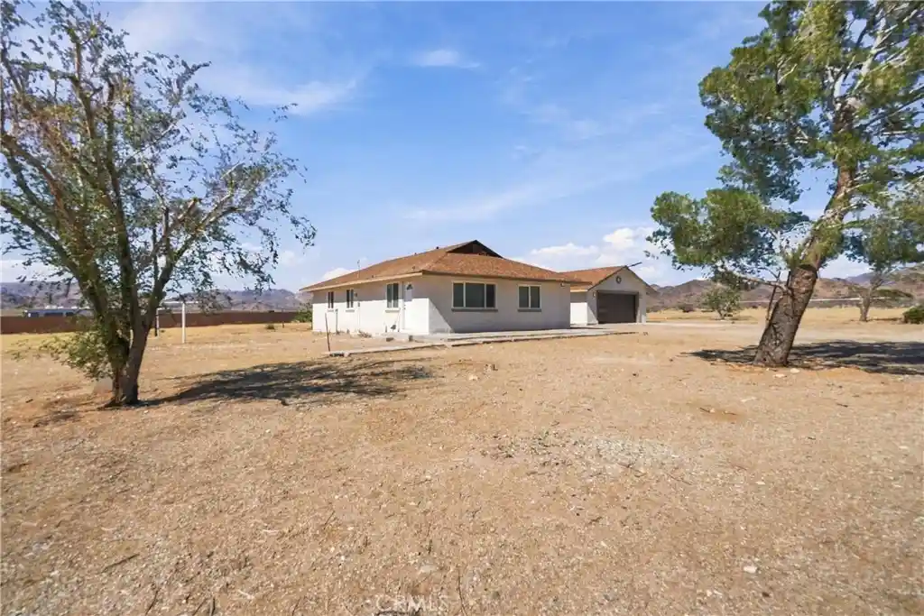 Photo 1 of Single family home for sale at 16962 Huff, Lucerne Valley, CA 92356 | MLS# HD26229032 | Listing updated on 2026-10-25