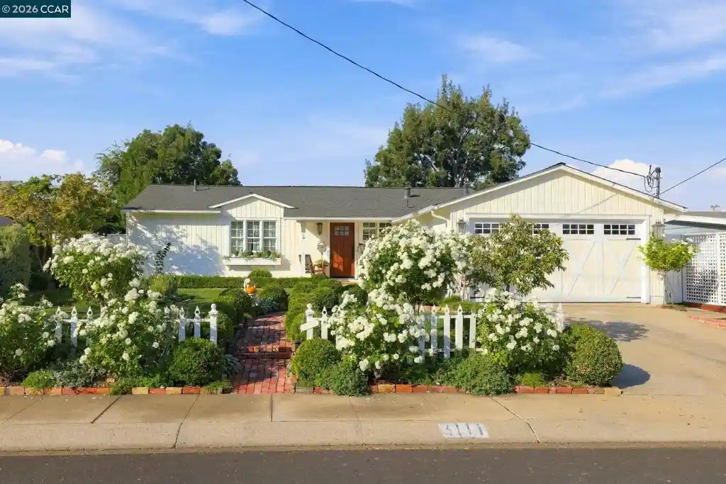Single family home for sale at 3111 Baker Dr, Concord, CA 94519 | MLS# 41152213