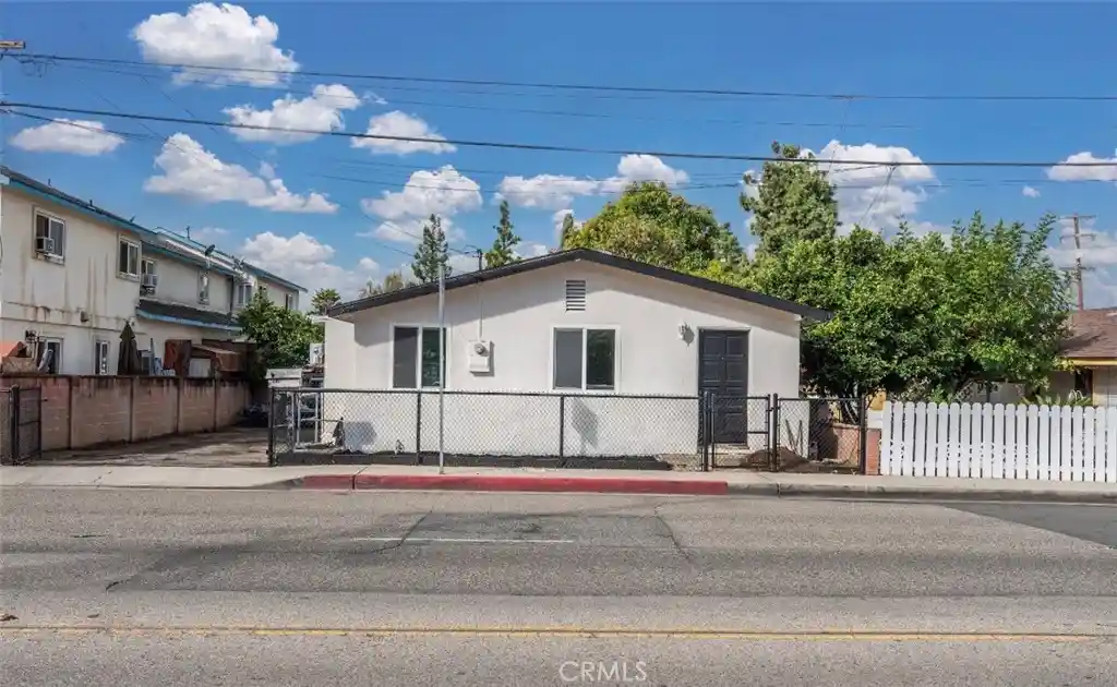 Single family home for sale at 296 S Hewes St, Orange, CA 92869 | MLS# IV26229143