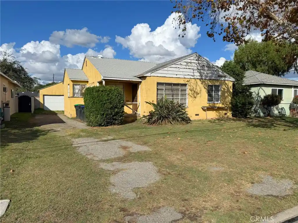 Single family home for sale at 9153 Rendalia St, Bellflower, CA 90706 | MLS# PW26226025