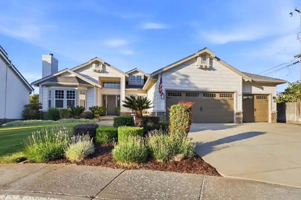 Single family home for sale at 811 Greystone Ct, Gilroy, CA 95020 | MLS# ML82064951