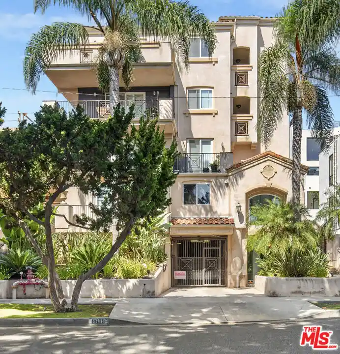 Condo for sale at 8609 W West Knoll Dr #H, West Hollywood, CA 90069 | MLS# 26989291