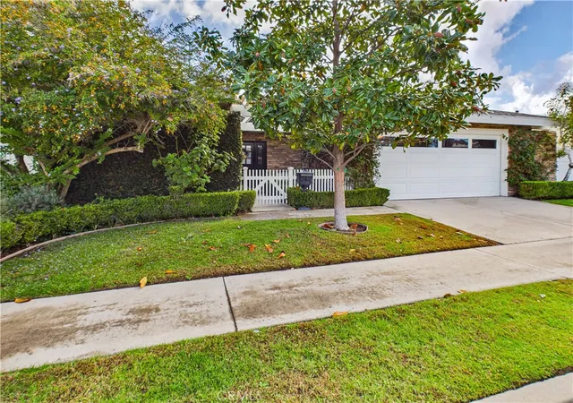 Photo 2 of Single family home for sale at 31 Bethany, Irvine, CA 92603 | MLS# OC26229492 | Listing updated on 2026-10-30